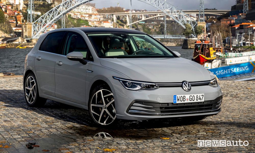 Volkswagen Golf 8, caratteristiche e prezzi nuovi motori eTSi e TDI