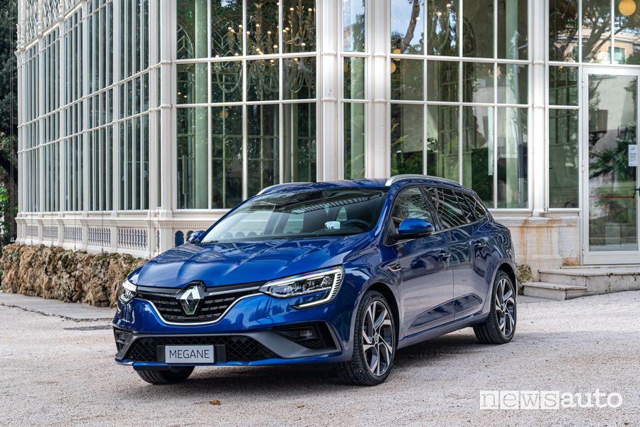 Vista di profilo Renault Mégane E-Tech Plug-In R.S. Line