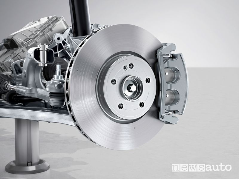 Sistema frenante con frenata rigenerativa Mercedes-Benz EQA