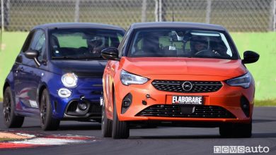 Confronto Abarth 595 Monster Energy Yamaha e Opel Corsa-e elettrica in pista a Vallelunga