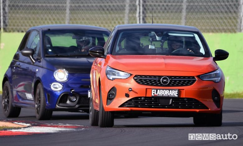 Confronto Abarth 595 Monster Energy Yamaha e Opel Corsa-e elettrica in pista a Vallelunga