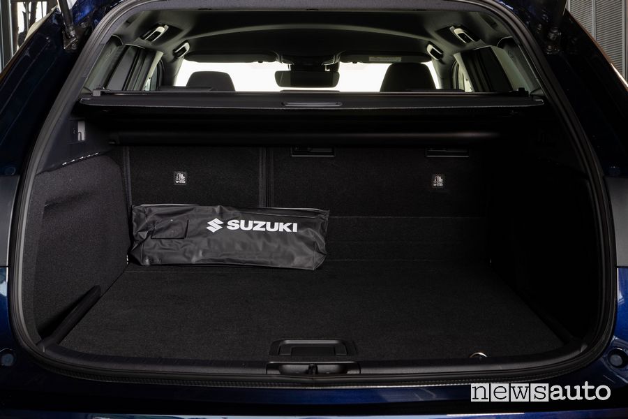 Bagagliaio abitacolo Suzuki Swace Hybrid