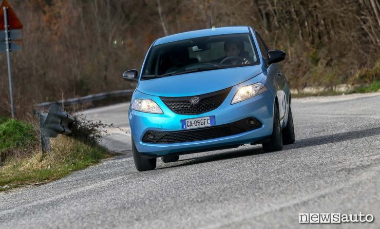 prova su strada Lancia Ypsilon Hybrid
