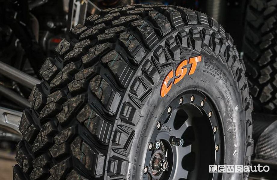 un pneumatico off-road CST utilizzato alla Dakar