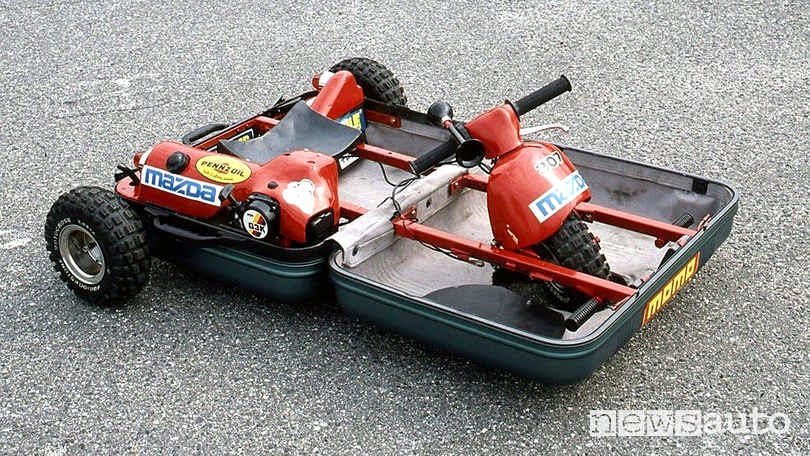 Il primo prototipo di auto-valigia del 1991 firmato Mazda. Il primo prototipo di auto-valigia del 1991 firmato Mazda.
