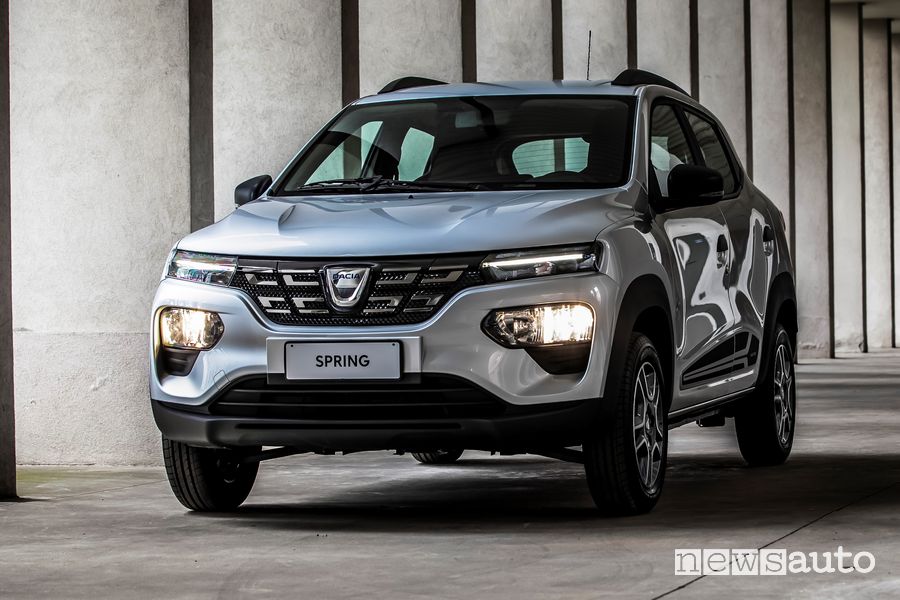 Vista anteriore Dacia Spring Electric