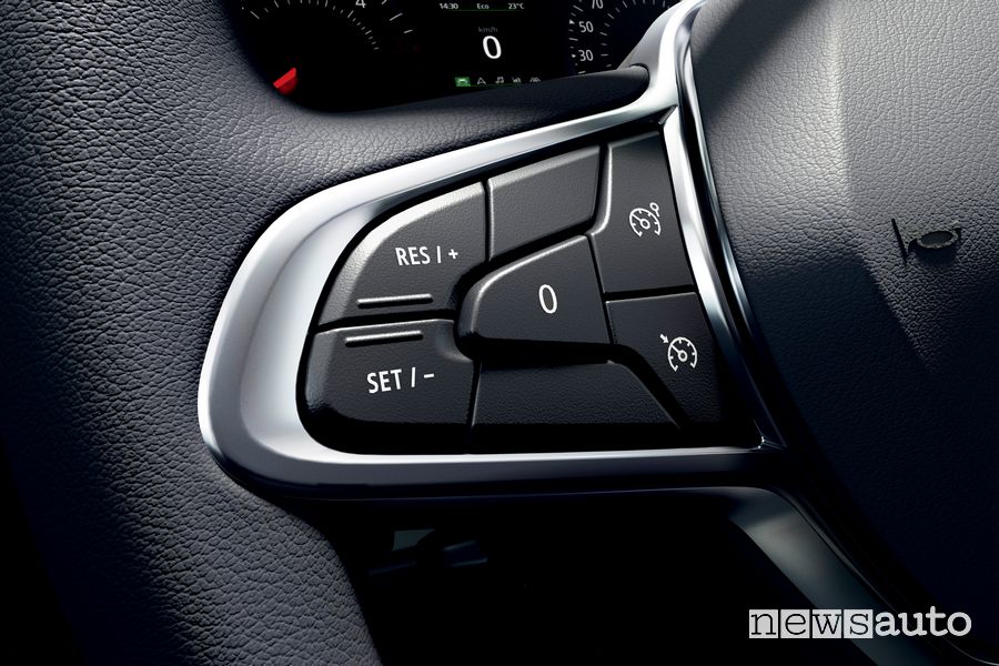 Comandi cruise control sul volante del nuovo Renault Kangoo