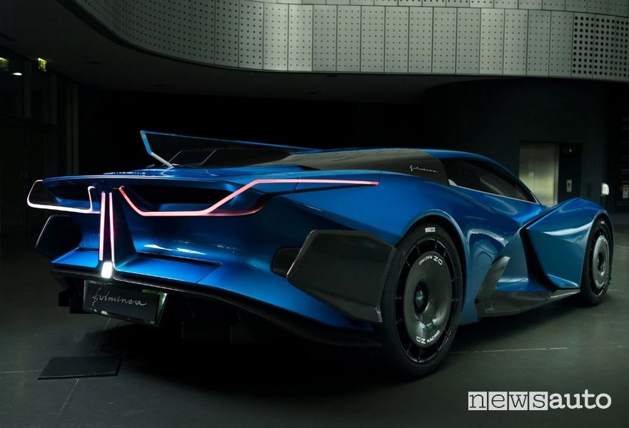 Vista posteriore Automobili Estrema Fulminea