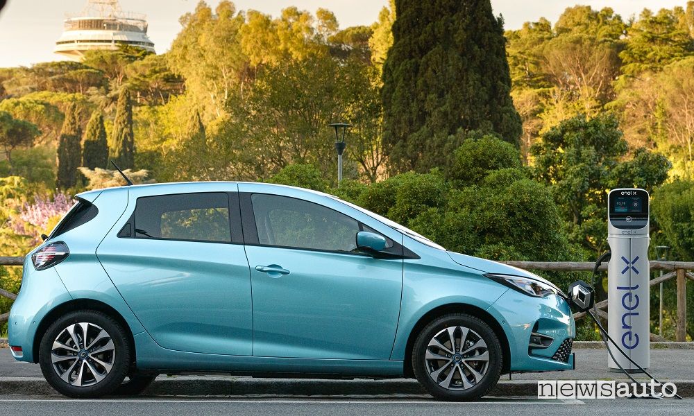 Parcheggi stalli auto elettriche