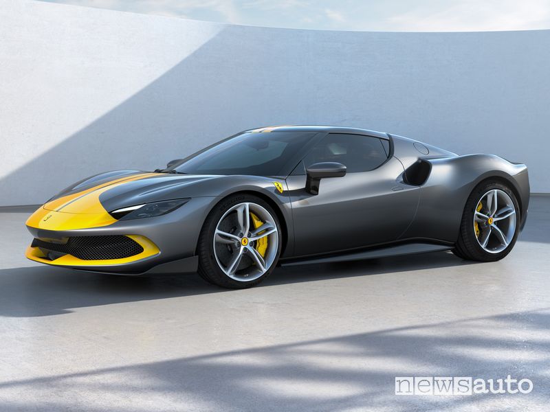Vista di profilo Ferrari 296 GTB Assetto Fiorano