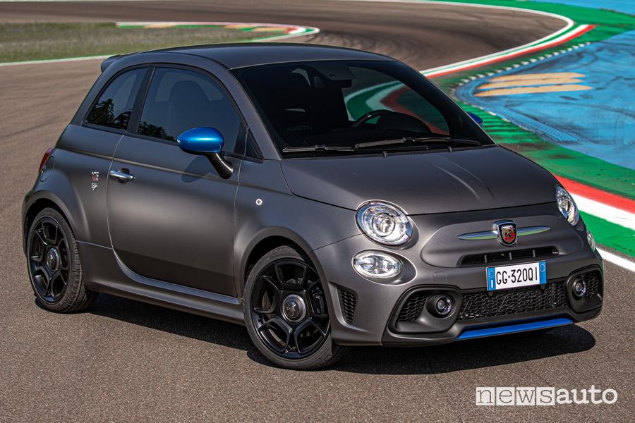 Vista di profilo Abarth F595