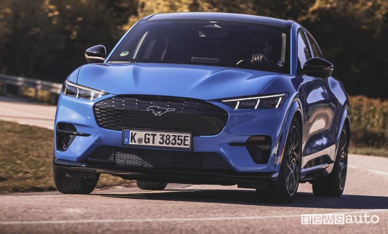 Ford Mustang Mach-E GT, caratteristiche, autonomia e prezzo