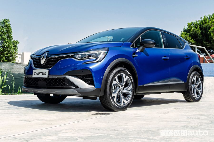 Vista di profilo Renault Captur E-Tech Hybrid R.S. Line