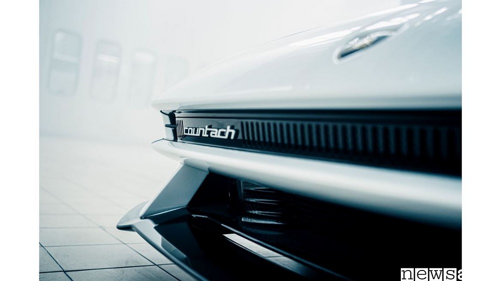 Le linee retrò della nuova Lamborghini Countach