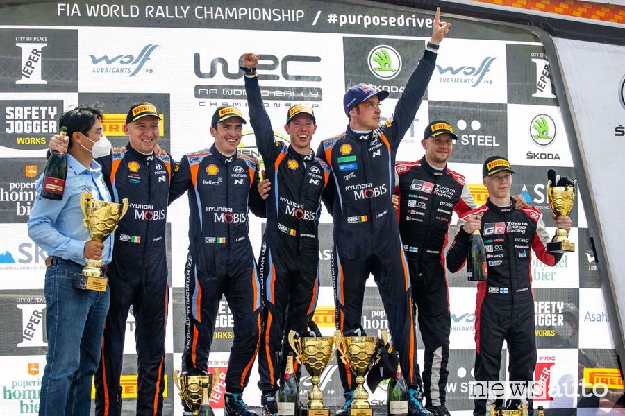 Il podio finale con la doppietta Hyundai nel Rally di Ypres