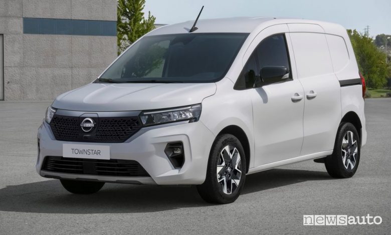 Nuovo furgone Nissan Townstar, benzina e 100% elettrico, caratteristiche