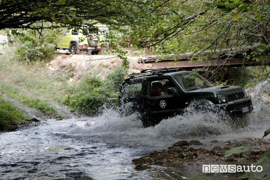 Guado raduno Suzuki 4x4 nei Monti Simbruini