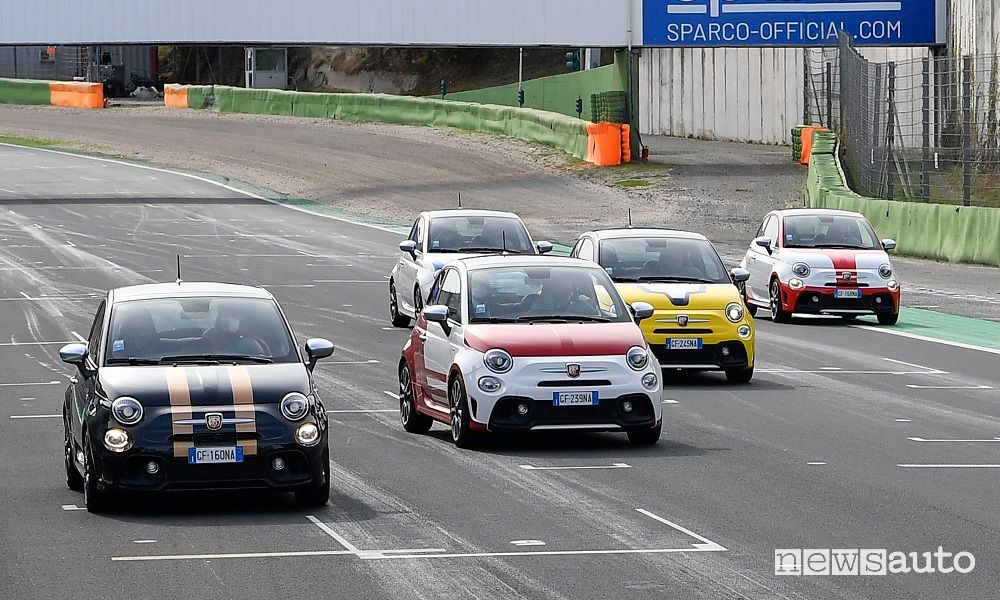 Abarth 595 Turismo K-Hertz Selezione Italia Hertz in pista a Vallelunga