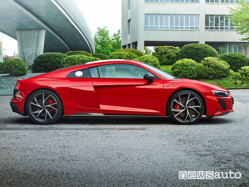 Vista laterale Audi R8 Coupé V10 performance RWD