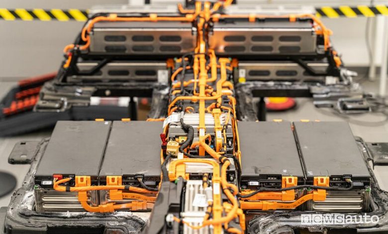 Batteria auto elettrica guasta, come si rigenera