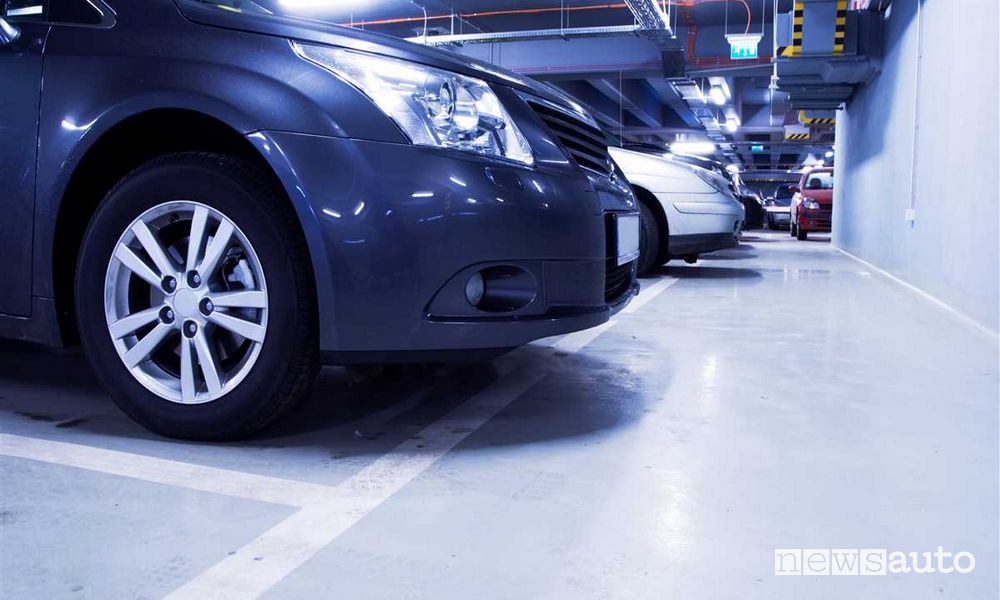 Auto parcheggiate in box condominiale aperto a tutti