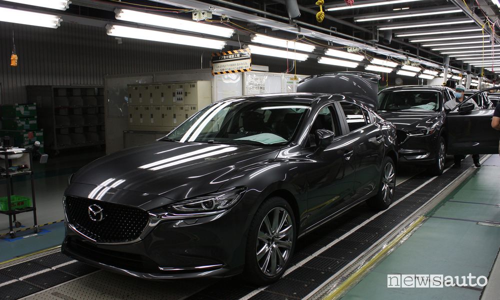Assemblaggio e produzione auto Mazda