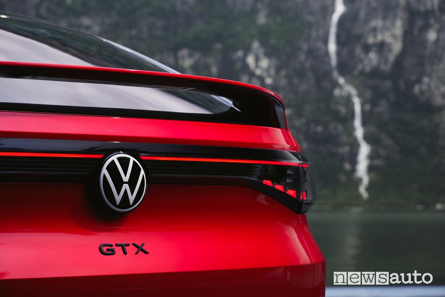 Fascia a LED portellone posteriore Volkswagen ID.5 GTX