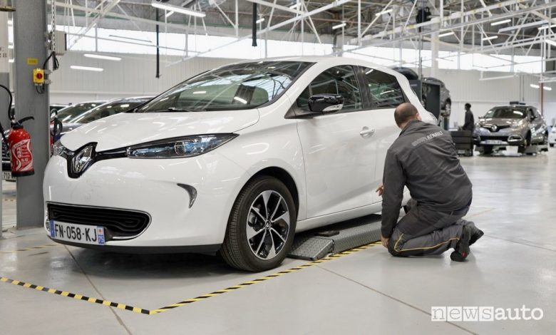 L'officina dell'auto elettrica