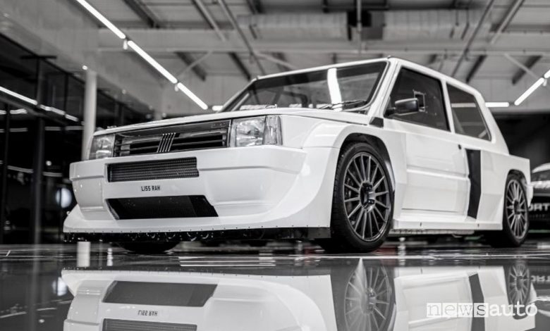 Vista di profilo Fiat Panda 4x4 M-Sport