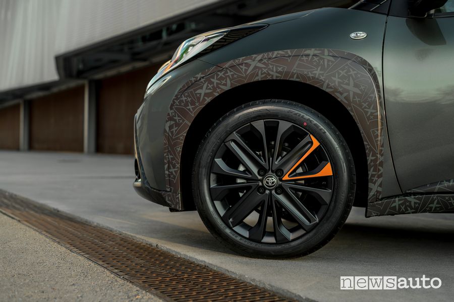 Cerchi in lega nuova Toyota Aygo X Limited