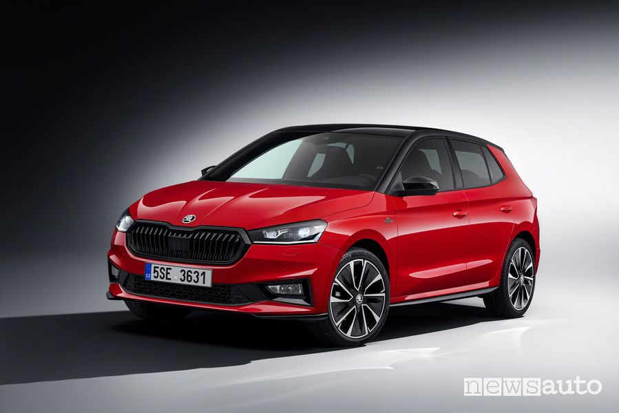 Vista di profilo Skoda Fabia Monte Carlo
