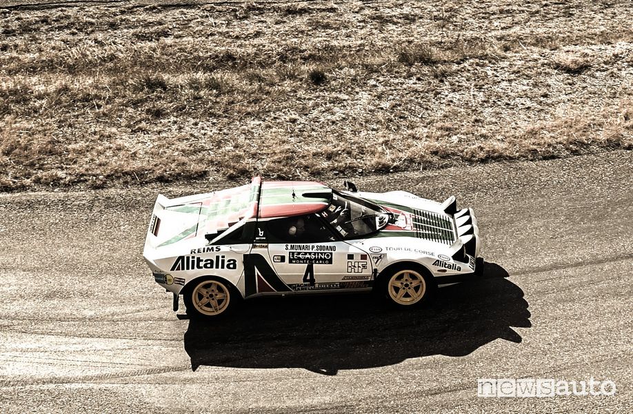 Lancia Stratos nella livrea bianco e verde Alitalia