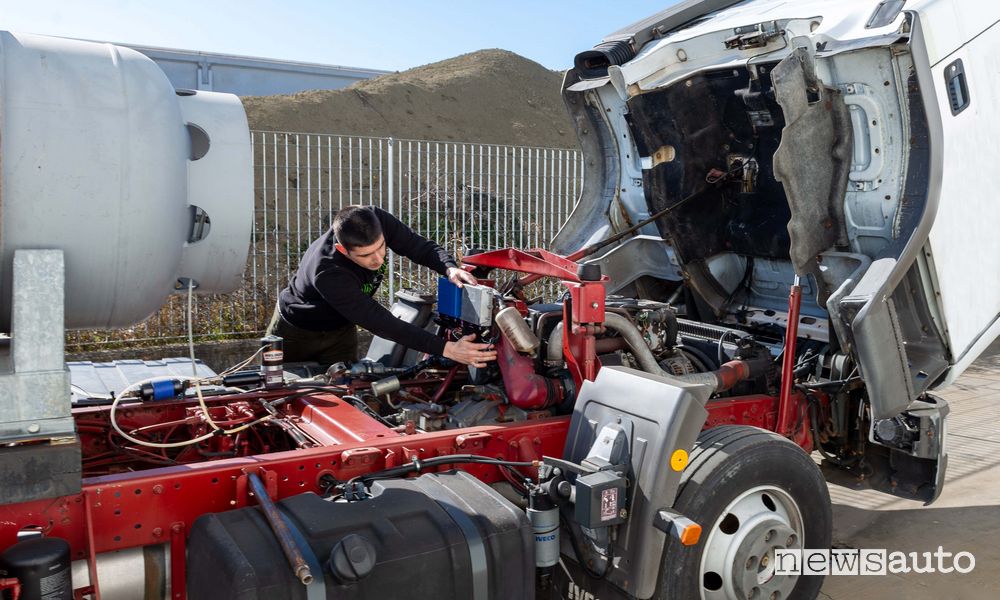 Kit retrofit bi-fuel Ecomotive Solutions su un mezzo pesante a metano