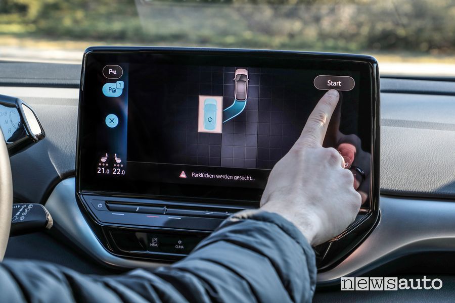 Aggiornamento software Volkswagen Park Assist Plus parcheggio autonomo
