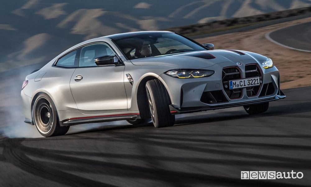 Nuova BMW M4 CSL derapata in pista