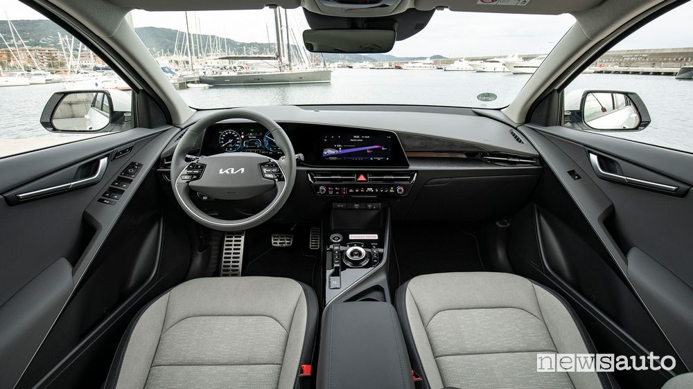 Plancia strumenti abitacolo nuova Kia Niro EV elettrica