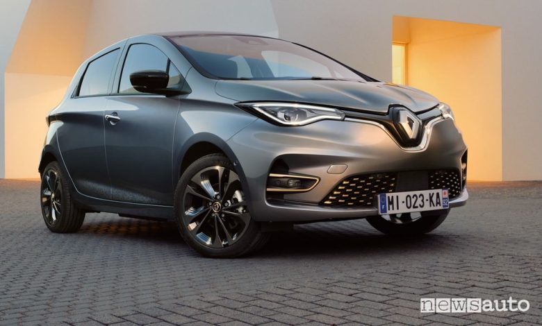 Vista di profilo nuova Renault Zoe