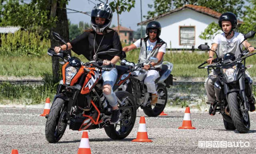 Cosa si può guidare con la patente A
