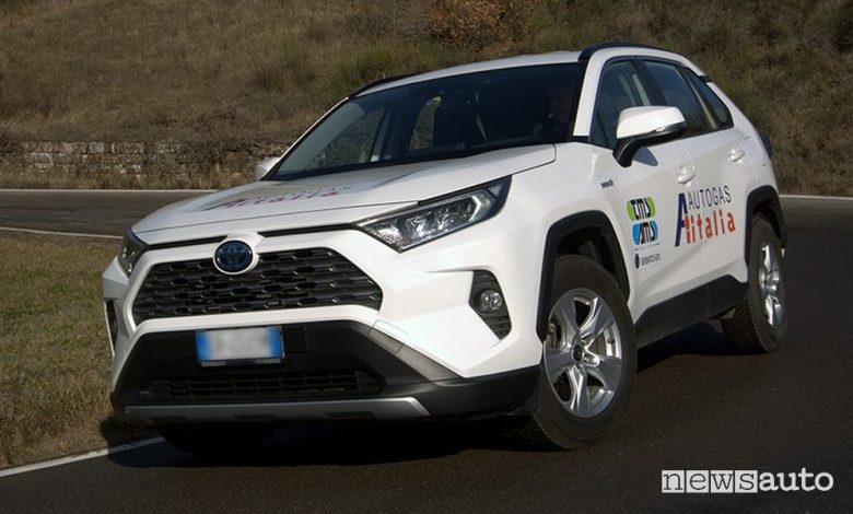 Toyota Rav4 ibrida a GPL, consumi ed emissioni CO2 a confronto