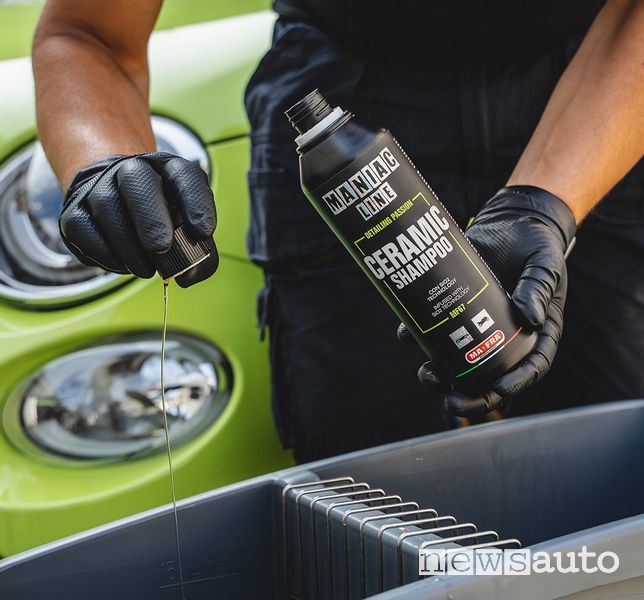 4 tappi di Ceramic Shampoo per il lavaggio a mano con la cera