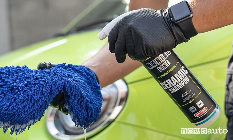 Come lavare l'auto con la cera, che shampoo usare