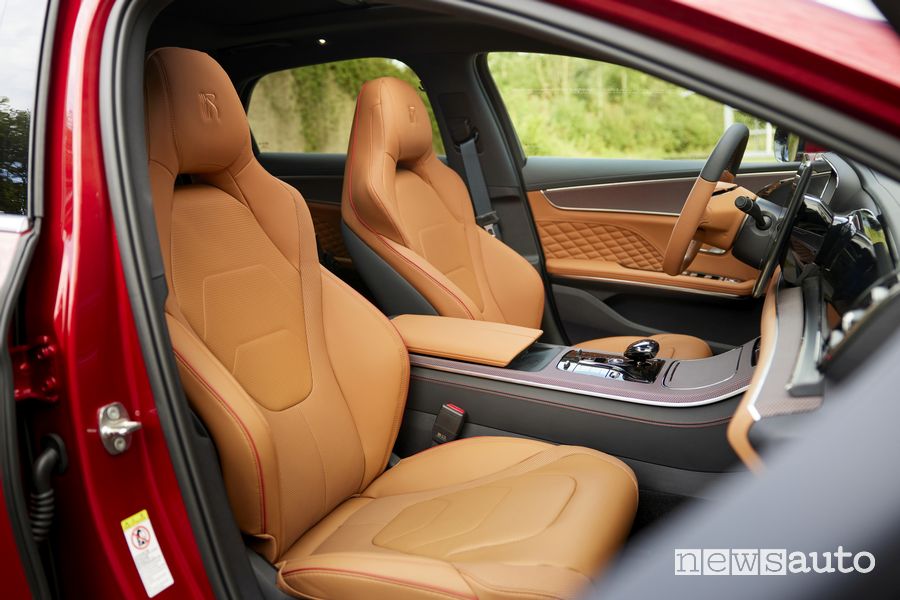 Abitacolo BYD Han
