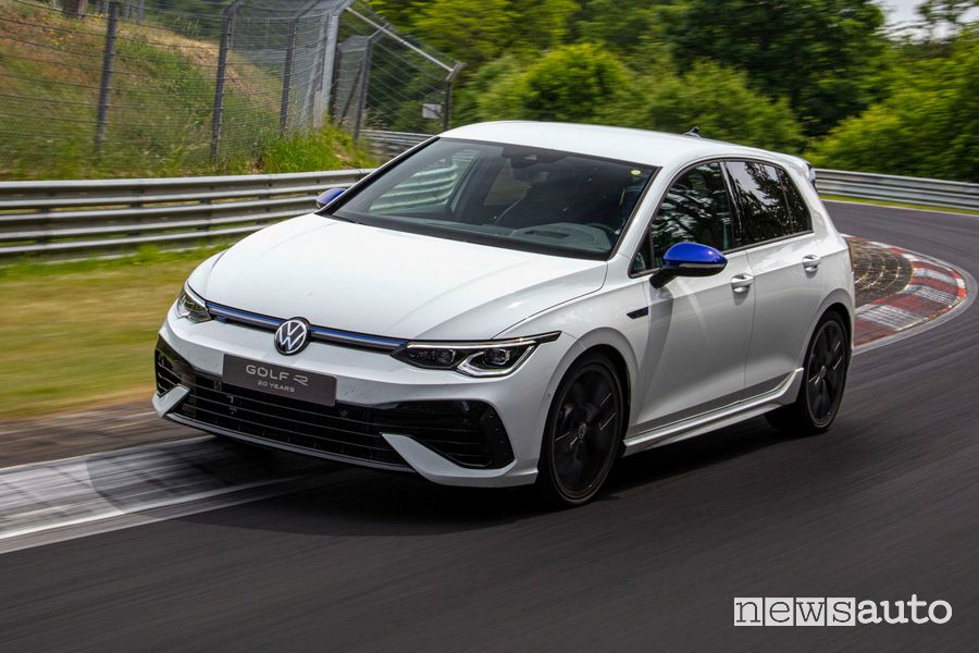 Volkswagen Golf R 20 Years record al Nürburgring