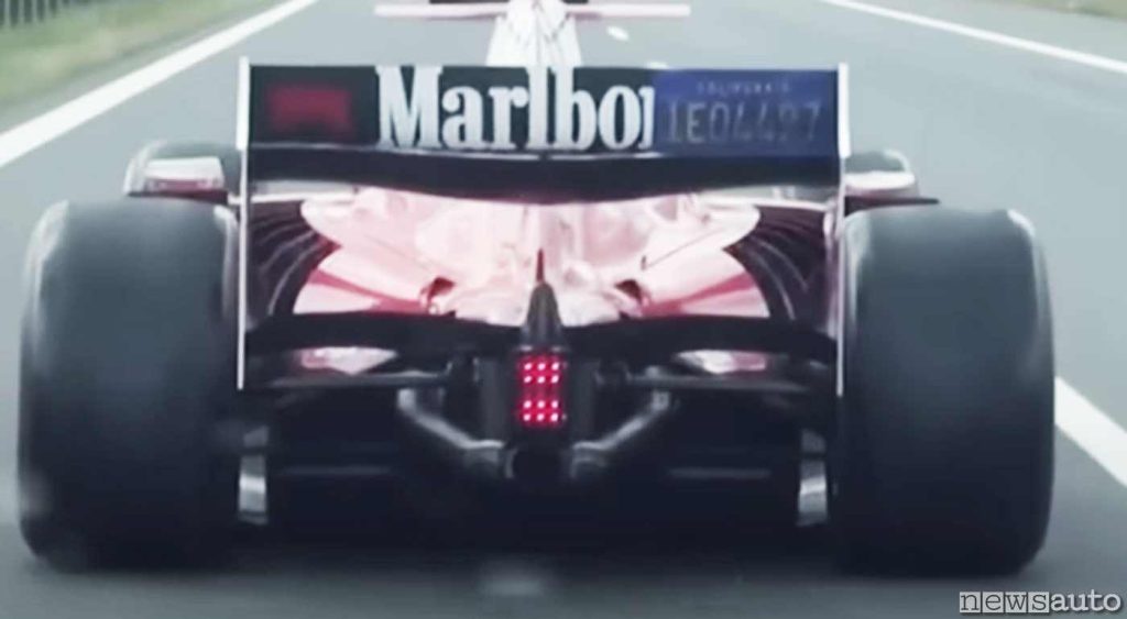 Targa prova sulle Ferrari che sfreccia in autostrada nella Repubblica Ceca?