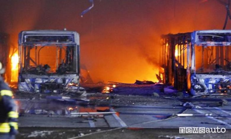 Autobus elettrici a fuoco, allarme sicurezza in Germania