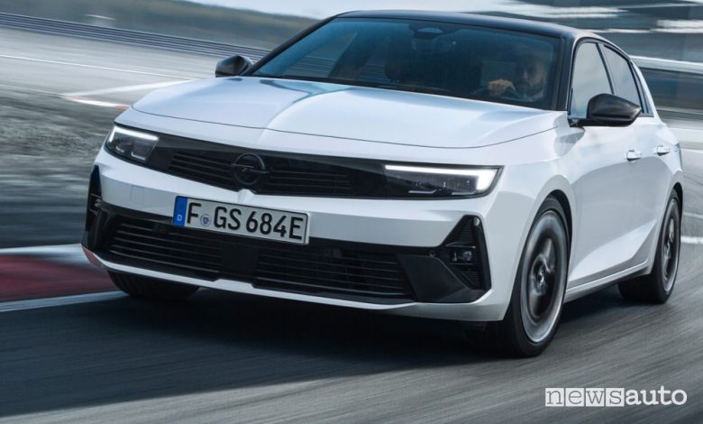 Nuova Opel Astra GSe, caratteristiche