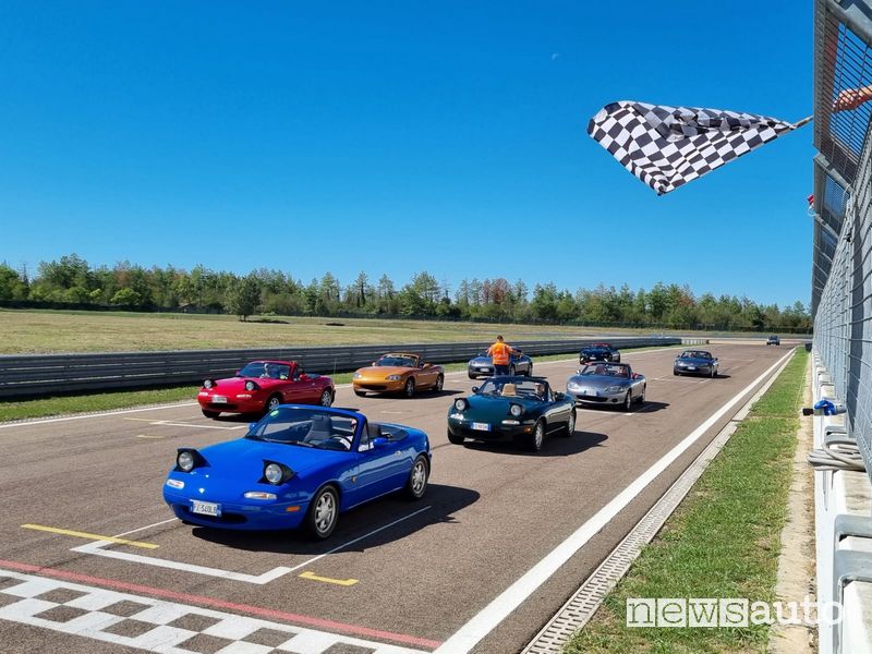 La Mazda MX-5 prima serie NA in pole position