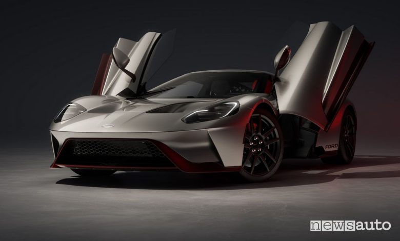 Vista di profilo Ford GT LM Edition