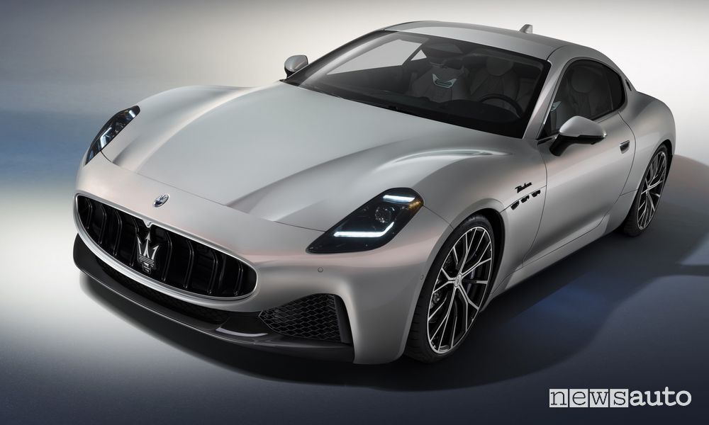 Vista di profilo Maserati GranTurismo Modena