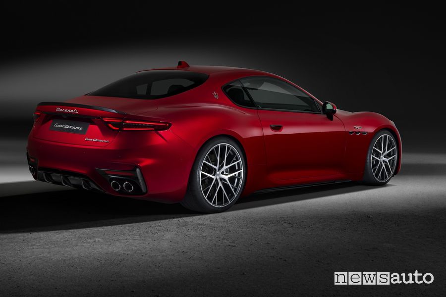 Vista posteriore Maserati GranTurismo Trofeo